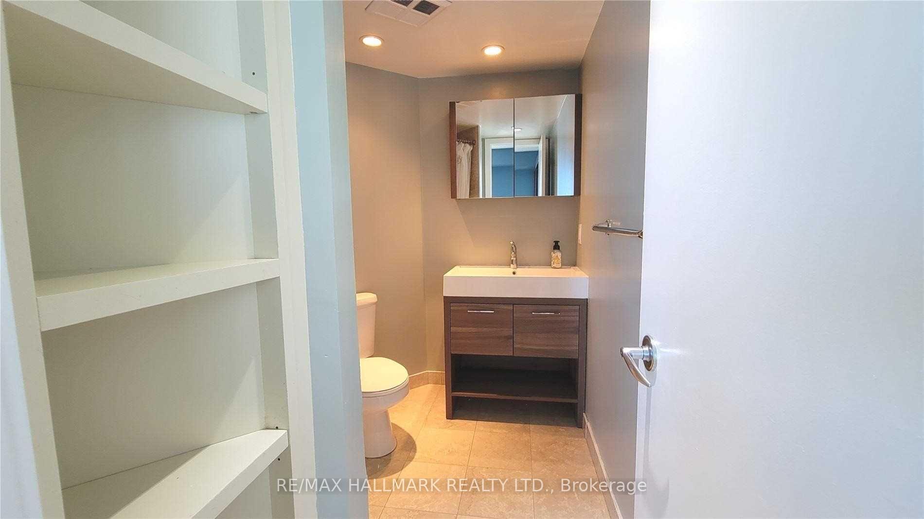 Photo 12 of Unit 1206, 8 York Street, Toronto, Waterfront Communities — HOMEH