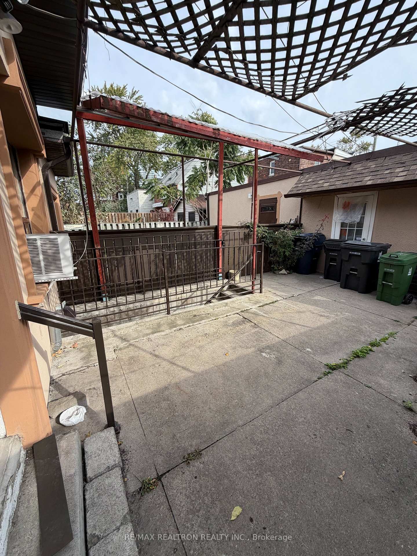 Photo 2 of Unit Basement Unit 2, 135 Emerson Avenue, Toronto, Dovercourt-Wallace Emerson-Junction — HOMEH