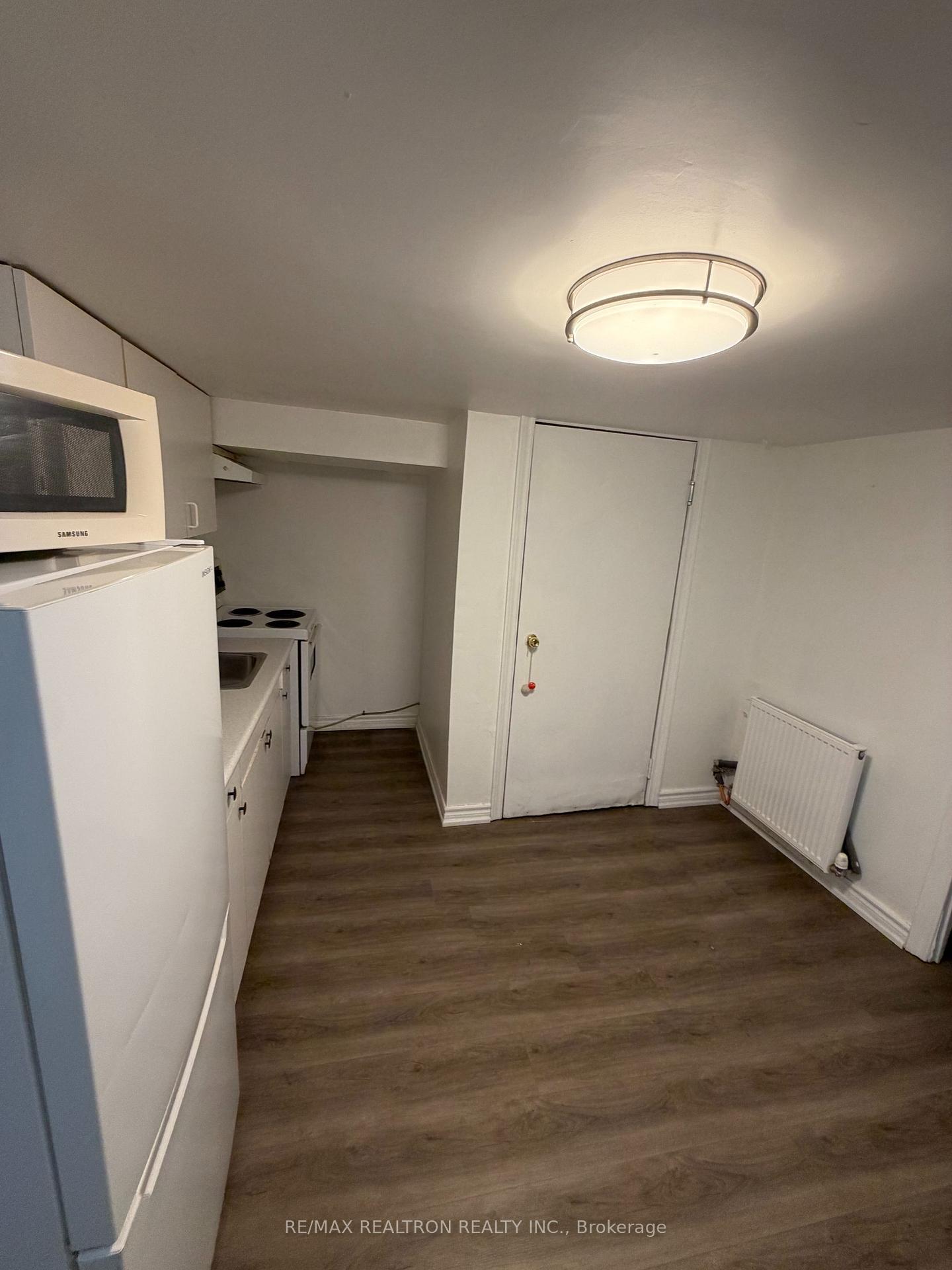 Photo 4 of Unit Basement Unit 2, 135 Emerson Avenue, Toronto, Dovercourt-Wallace Emerson-Junction — HOMEH