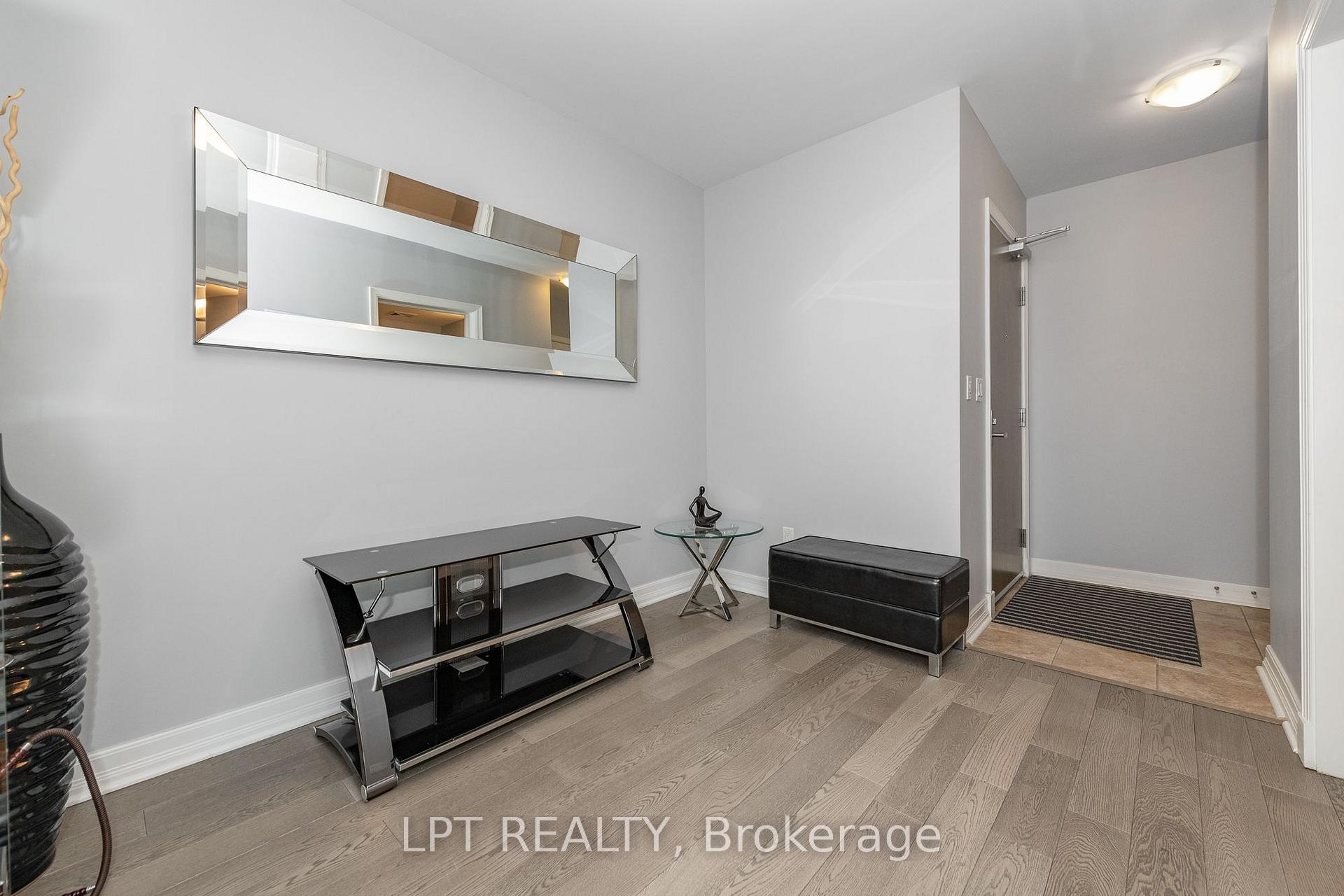 Photo 7 of Unit 305, 200 Besserer Street, Ottawa, Sandy Hill — HOMEH