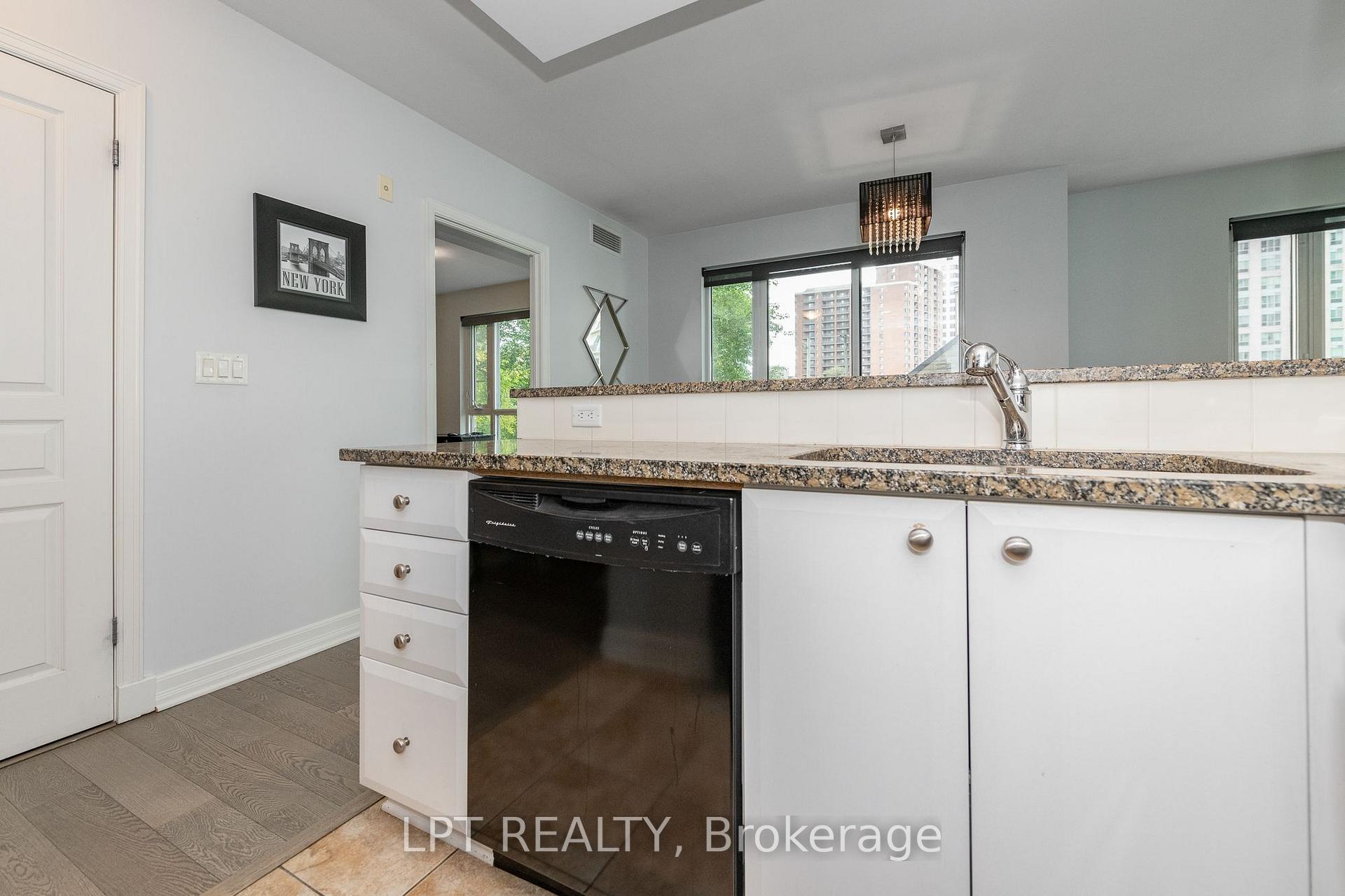 Photo 11 of Unit 305, 200 Besserer Street, Ottawa, Sandy Hill — HOMEH