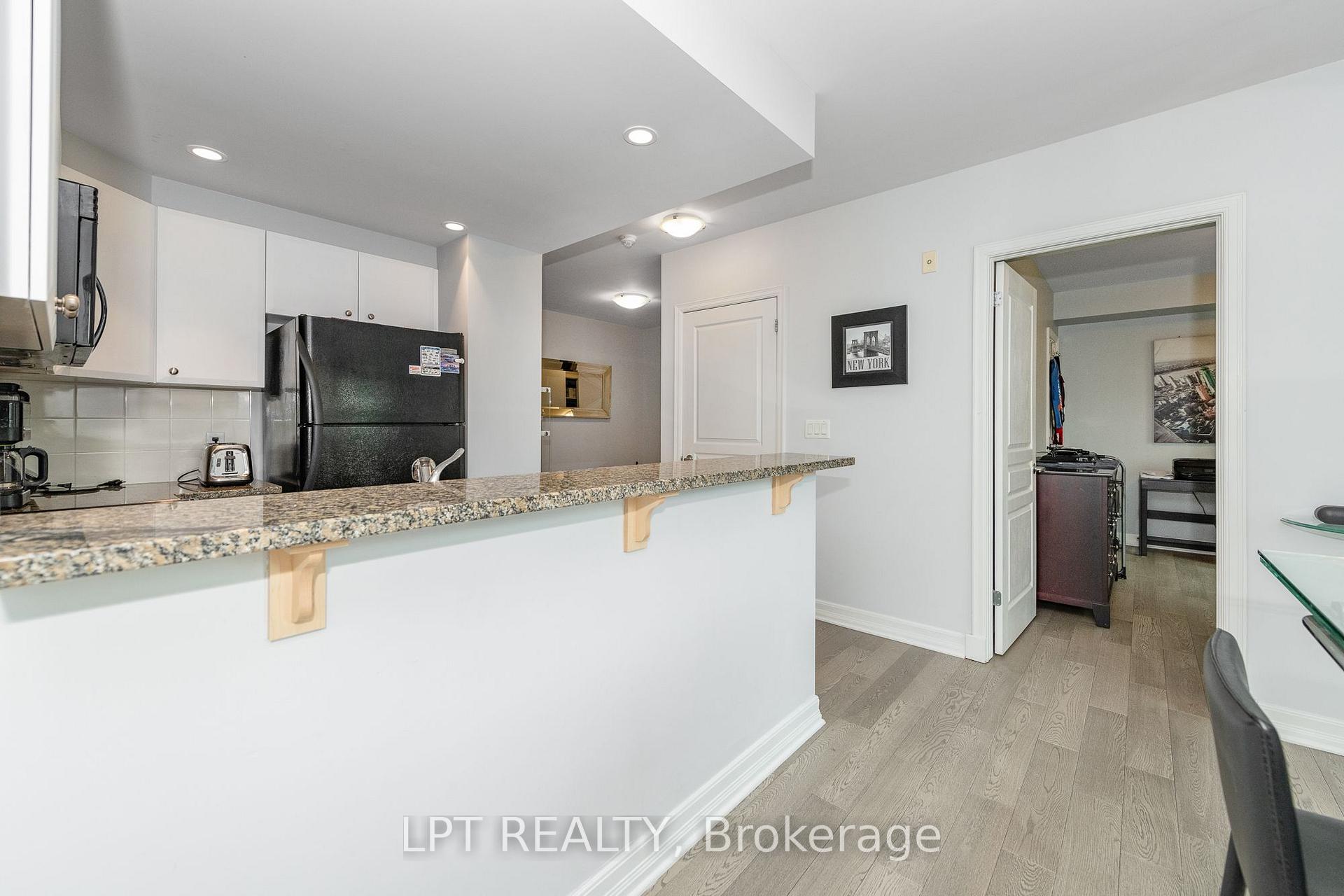 Photo 12 of Unit 305, 200 Besserer Street, Ottawa, Sandy Hill — HOMEH