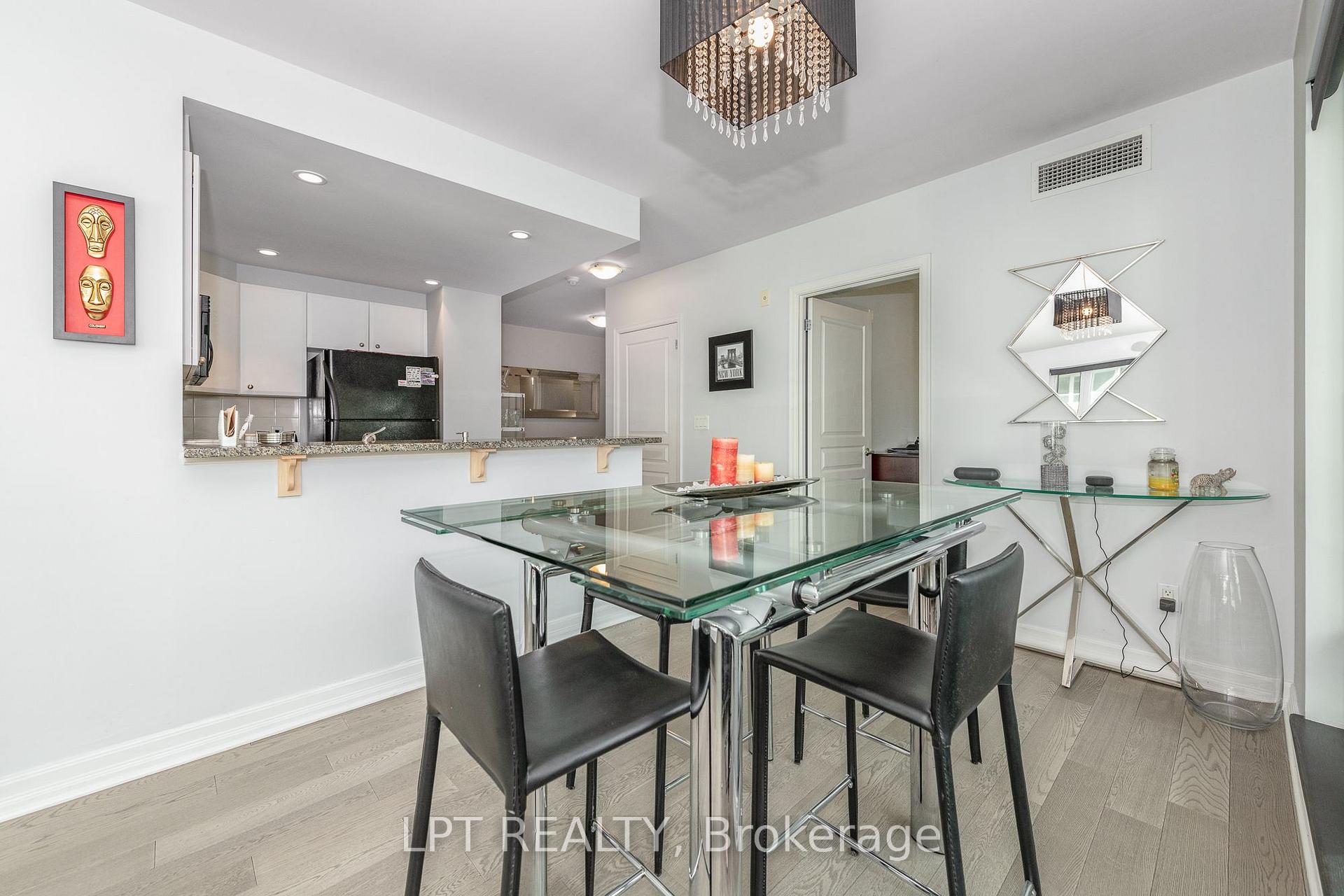 Photo 15 of Unit 305, 200 Besserer Street, Ottawa, Sandy Hill — HOMEH