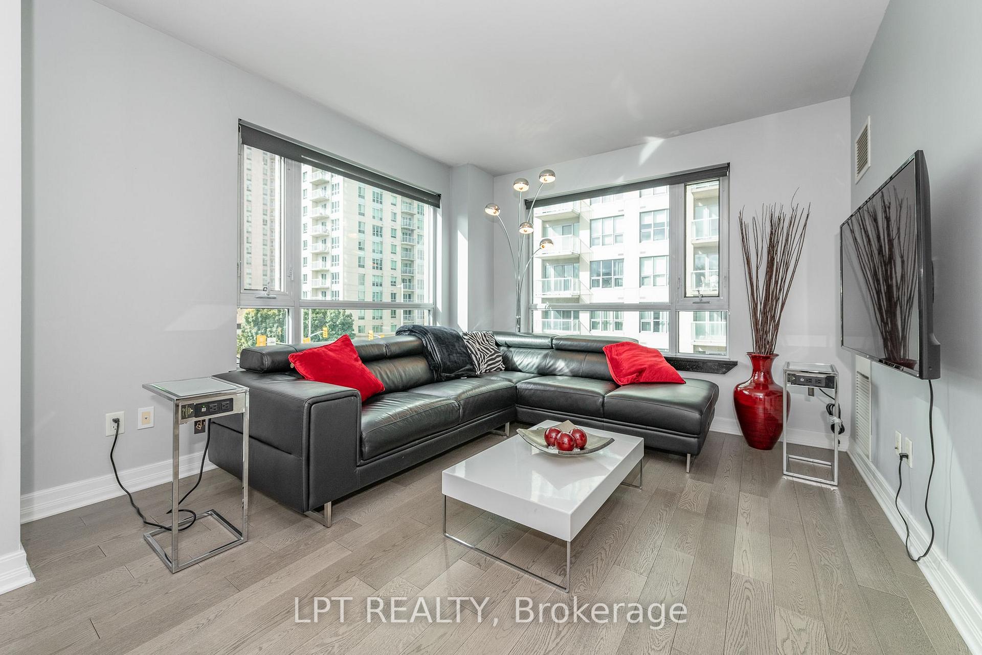 Photo 16 of Unit 305, 200 Besserer Street, Ottawa, Sandy Hill — HOMEH