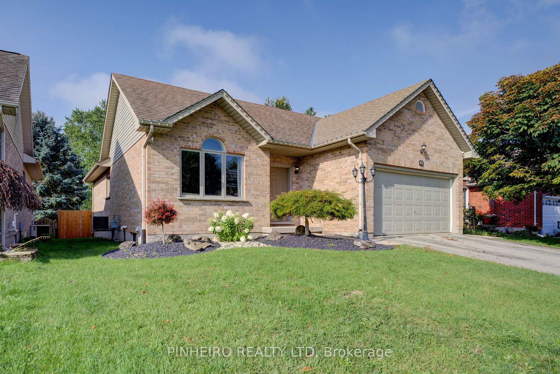 Photo 1 of 42 Hickory Boulevard W, Strathroy-Caradoc, SE — HOMEH