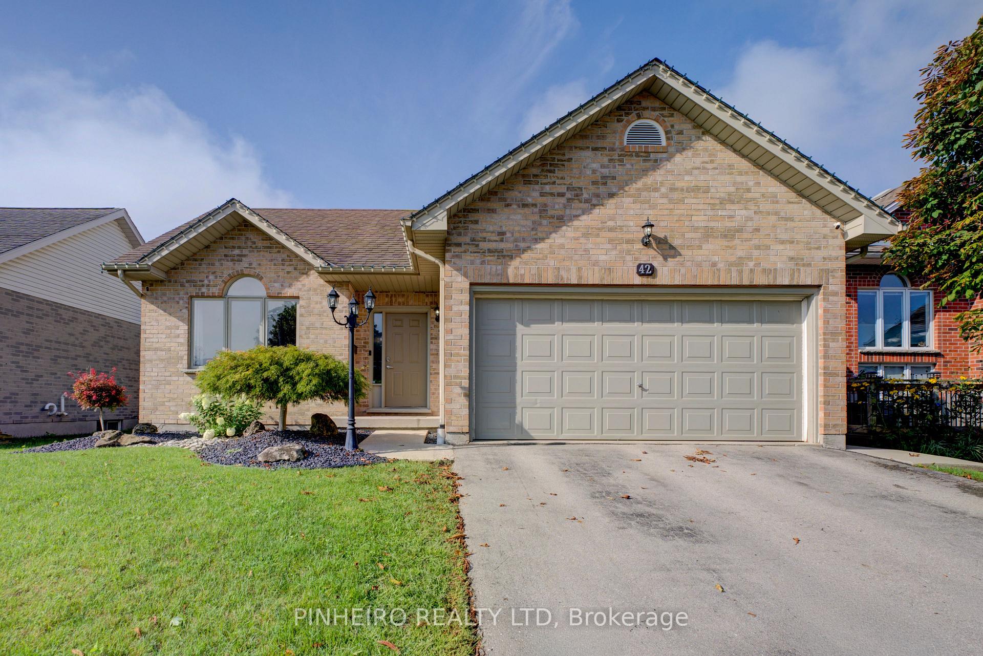 Photo 2 of 42 Hickory Boulevard W, Strathroy-Caradoc, SE — HOMEH
