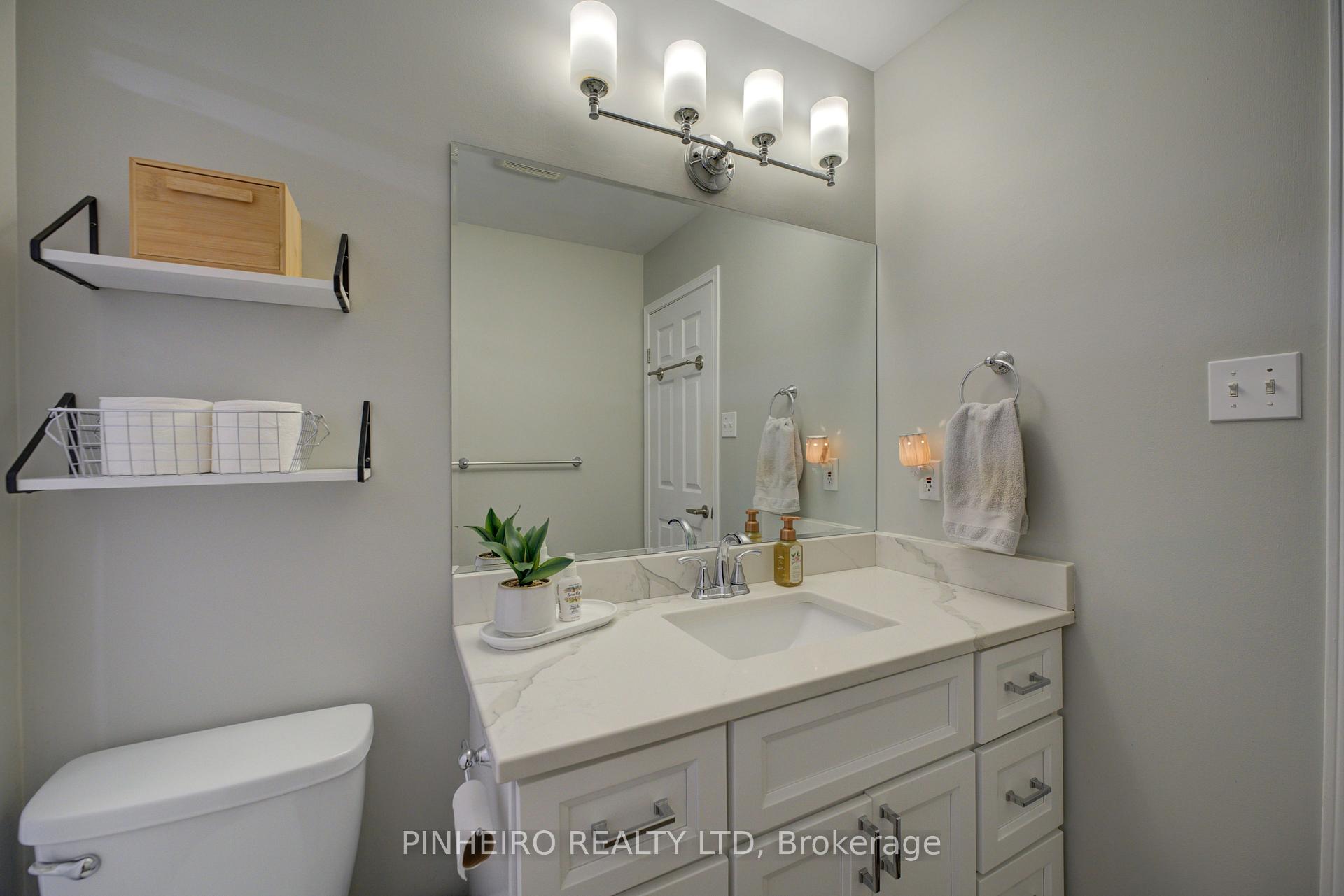 Photo 23 of 42 Hickory Boulevard W, Strathroy-Caradoc, SE — HOMEH
