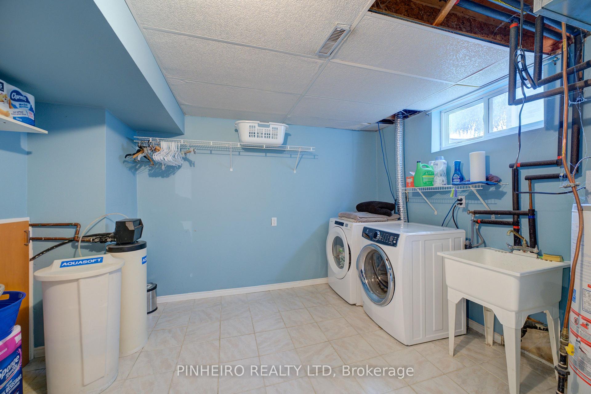 Photo 31 of 42 Hickory Boulevard W, Strathroy-Caradoc, SE — HOMEH