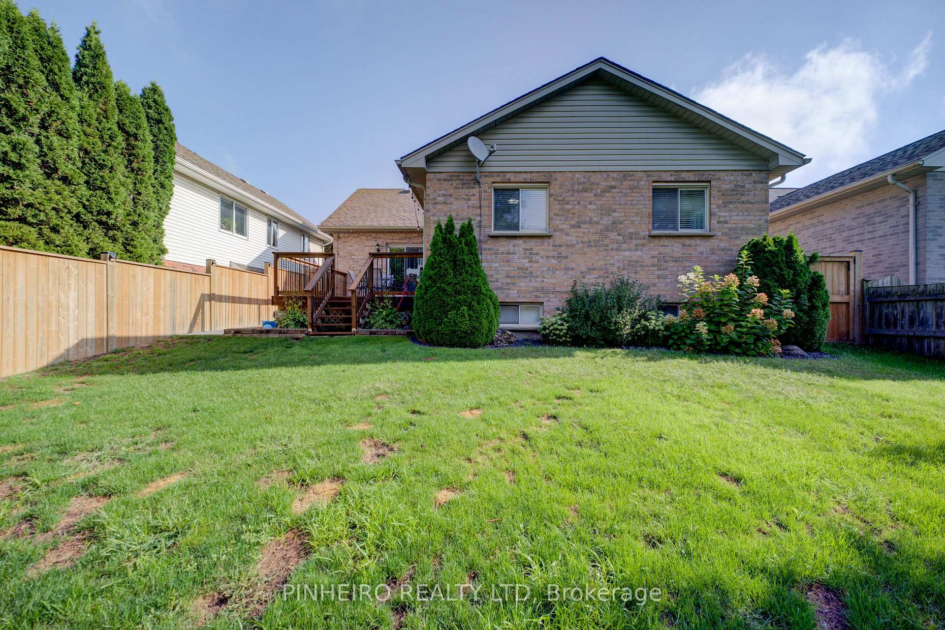 Photo 36 of 42 Hickory Boulevard W, Strathroy-Caradoc, SE — HOMEH