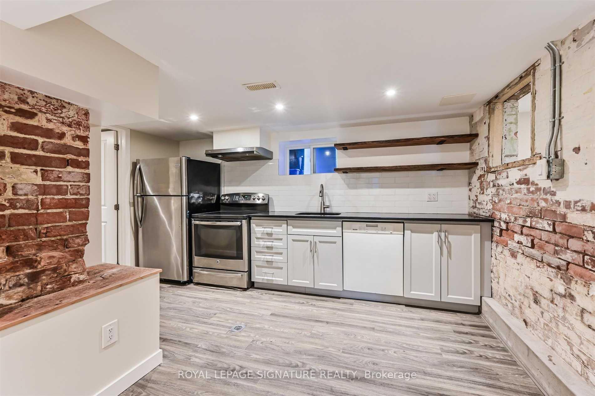 Photo 2 of Unit Lower, 147 Gloucester Grove, Toronto, Oakwood Village — HOMEH