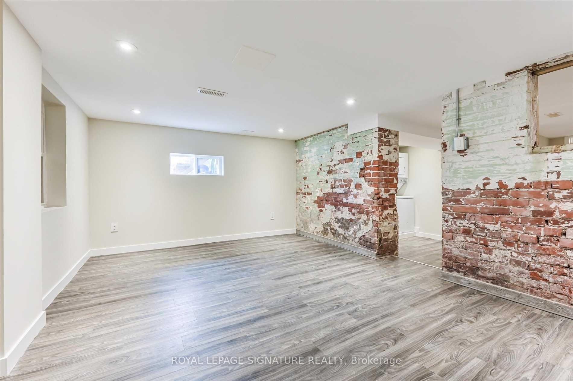 Photo 6 of Unit Lower, 147 Gloucester Grove, Toronto, Oakwood Village — HOMEH