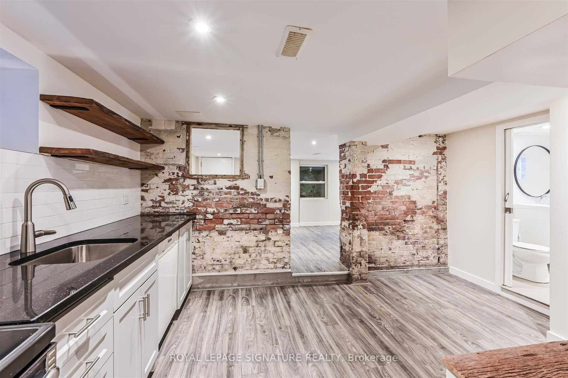 Photo 8 of Unit Lower, 147 Gloucester Grove, Toronto, Oakwood Village — HOMEH