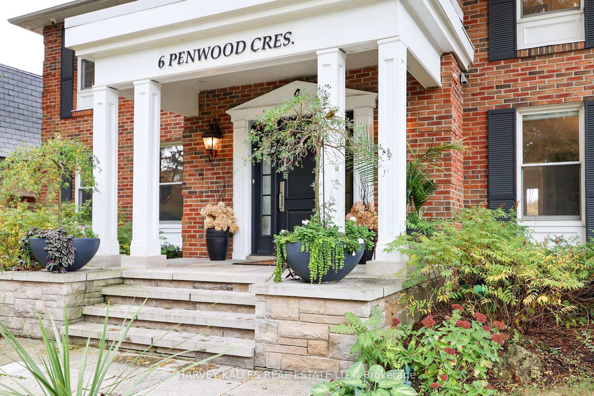 Photo 2 of 6 Penwood Crescent, North York, Banbury-Don Mills — HOMEH