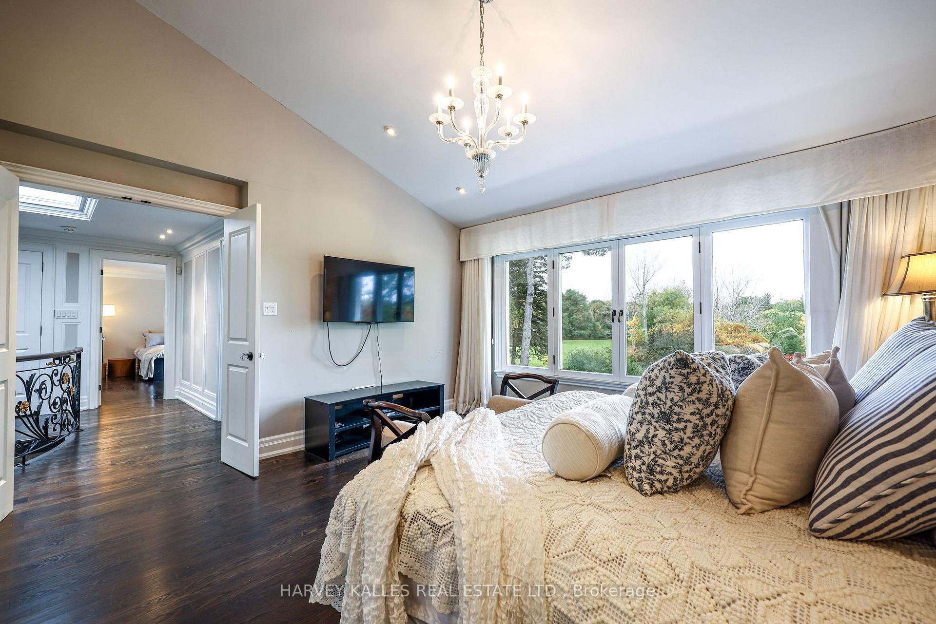 Photo 24 of 6 Penwood Crescent, North York, Banbury-Don Mills — HOMEH