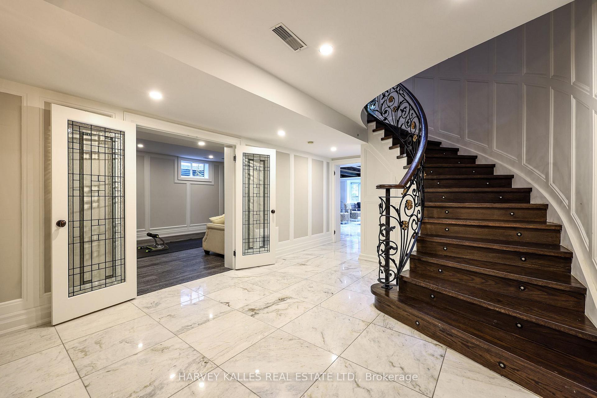 Photo 31 of 6 Penwood Crescent, North York, Banbury-Don Mills — HOMEH