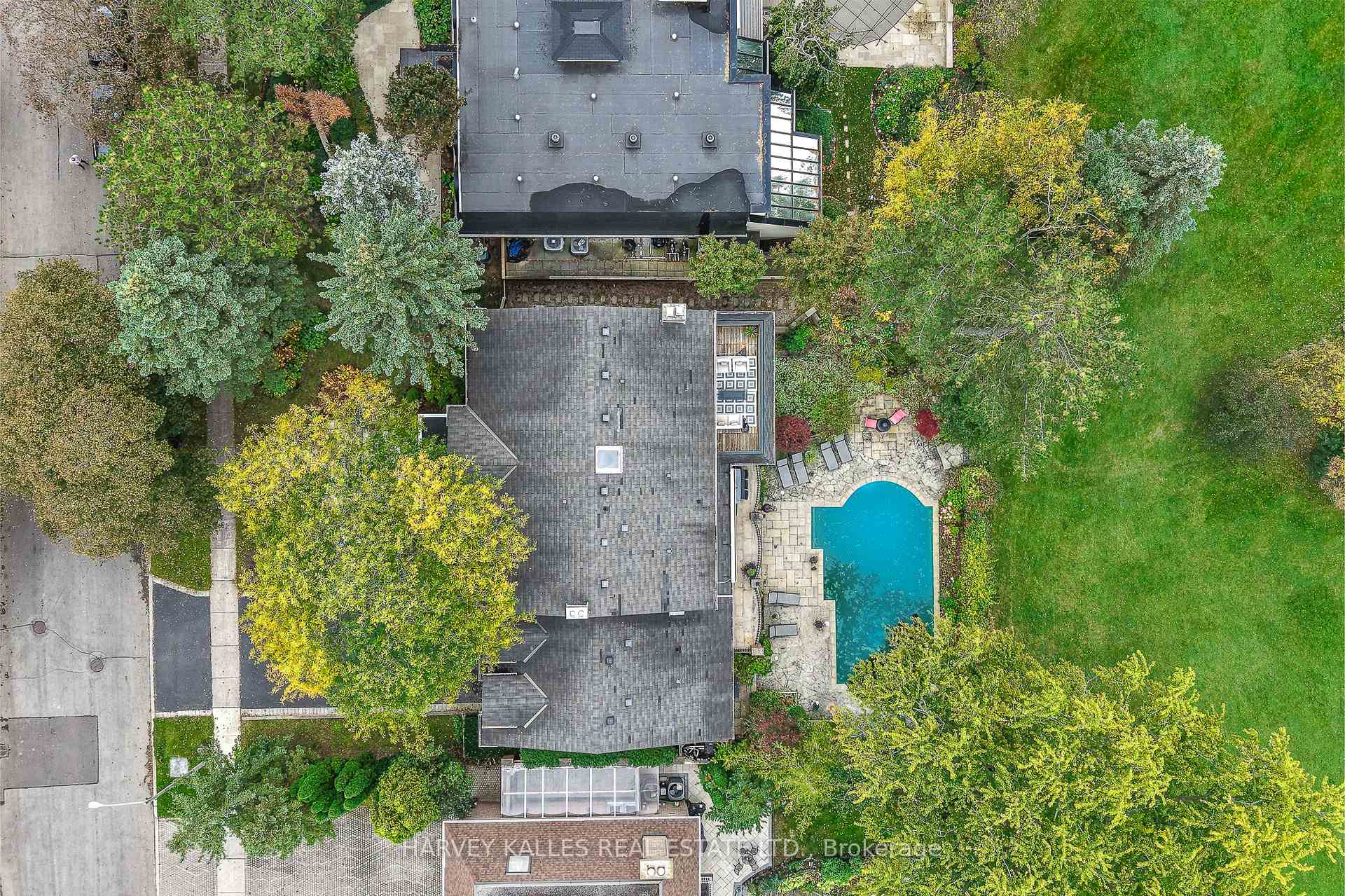 Photo 42 of 6 Penwood Crescent, North York, Banbury-Don Mills — HOMEH
