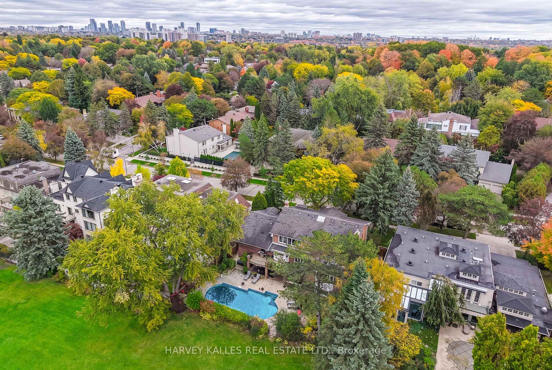 Photo 43 of 6 Penwood Crescent, North York, Banbury-Don Mills — HOMEH