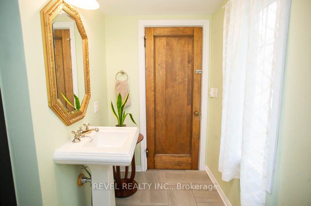 Photo 17 of 116 Dufferin Avenue, Brantford, North Ward — HOMEH