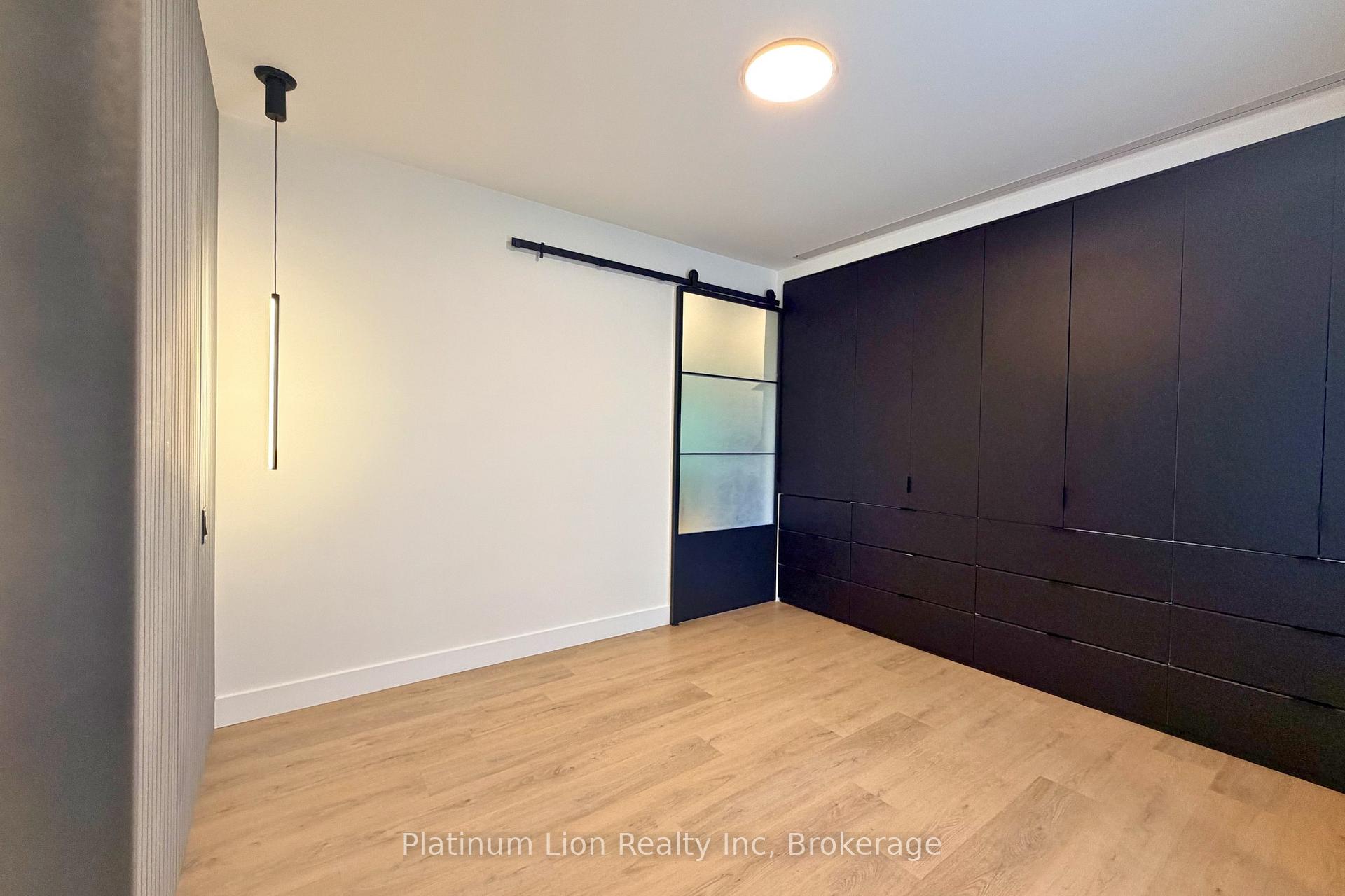 Photo 15 of 42 1/2 Strathcona Avenue, Brantford, Eagle Place West — HOMEH