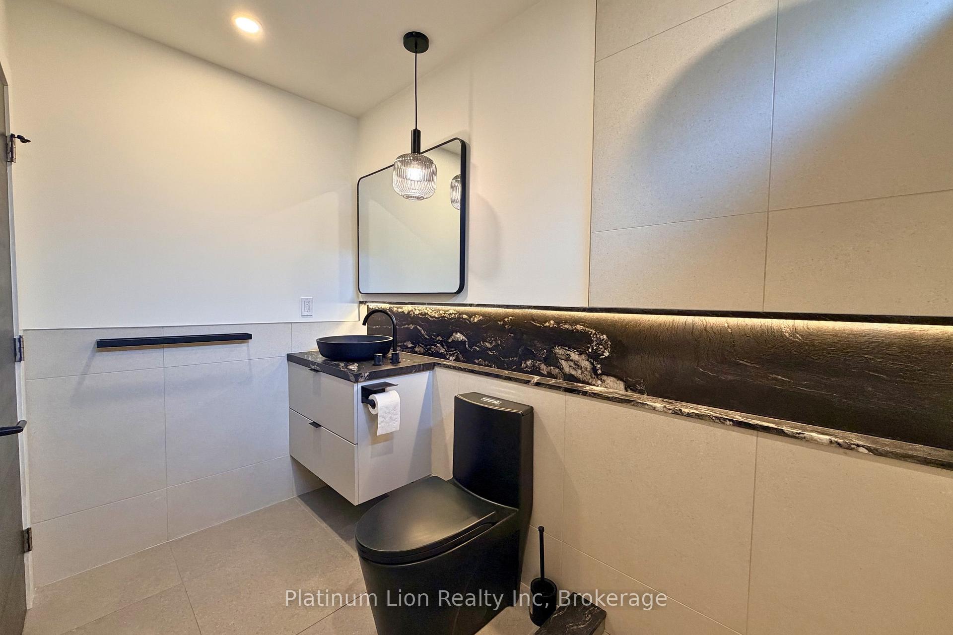 Photo 17 of 42 1/2 Strathcona Avenue, Brantford, Eagle Place West — HOMEH