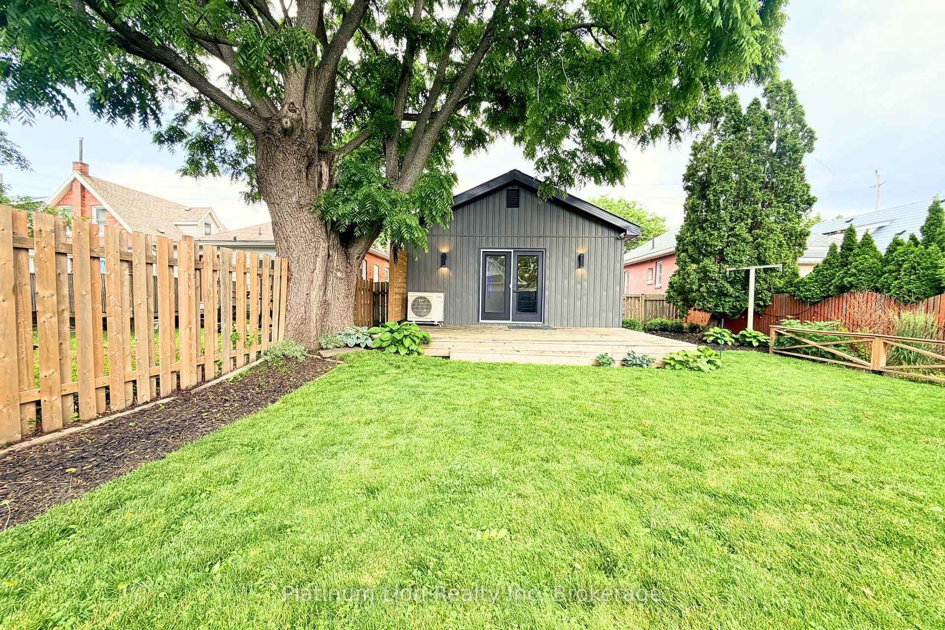 Photo 19 of 42 1/2 Strathcona Avenue, Brantford, Eagle Place West — HOMEH