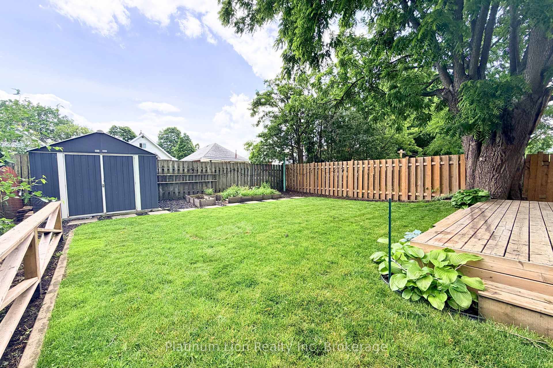 Photo 20 of 42 1/2 Strathcona Avenue, Brantford, Eagle Place West — HOMEH