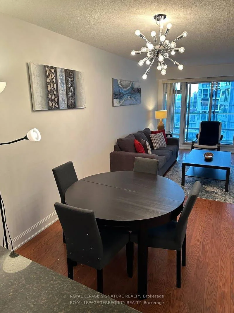 Photo 10 of Unit 1704, 2191 Yonge Street, Toronto, Mount Pleasant West — HOMEH