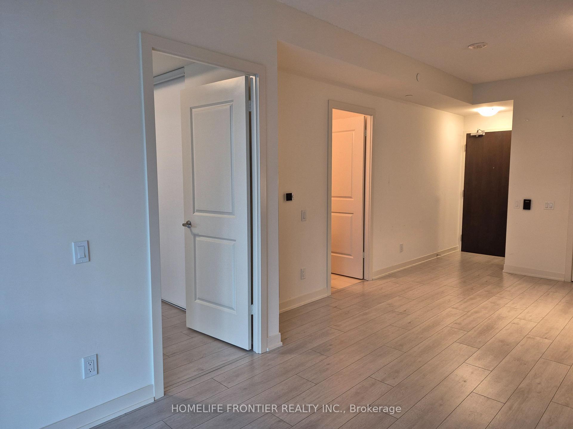 Photo 6 of Unit 1915, 4955 Yonge Street, North York, Willowdale East — HOMEH