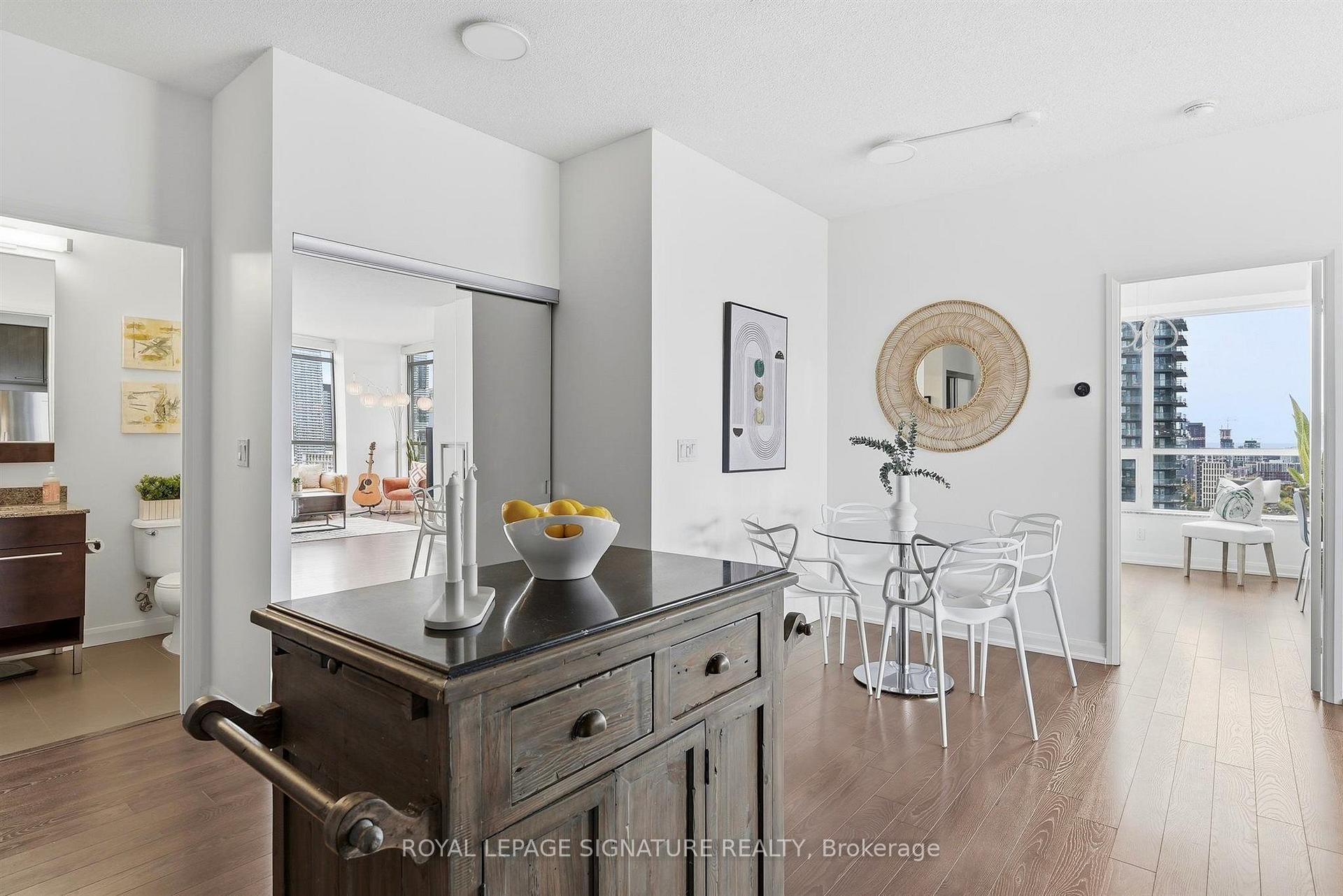 Photo 6 of Unit 2009, 500 Sherbourne Street, Toronto, North St. James Town — HOMEH