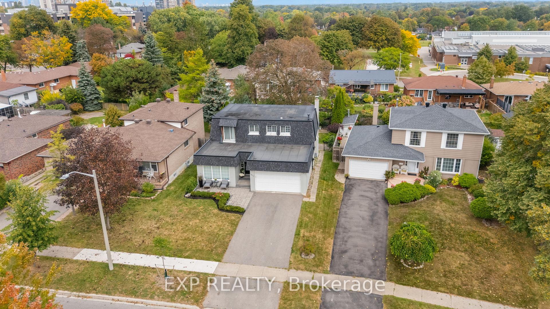 Photo 3 of 1317 Tredmore Drive, Mississauga, Clarkson — HOMEH