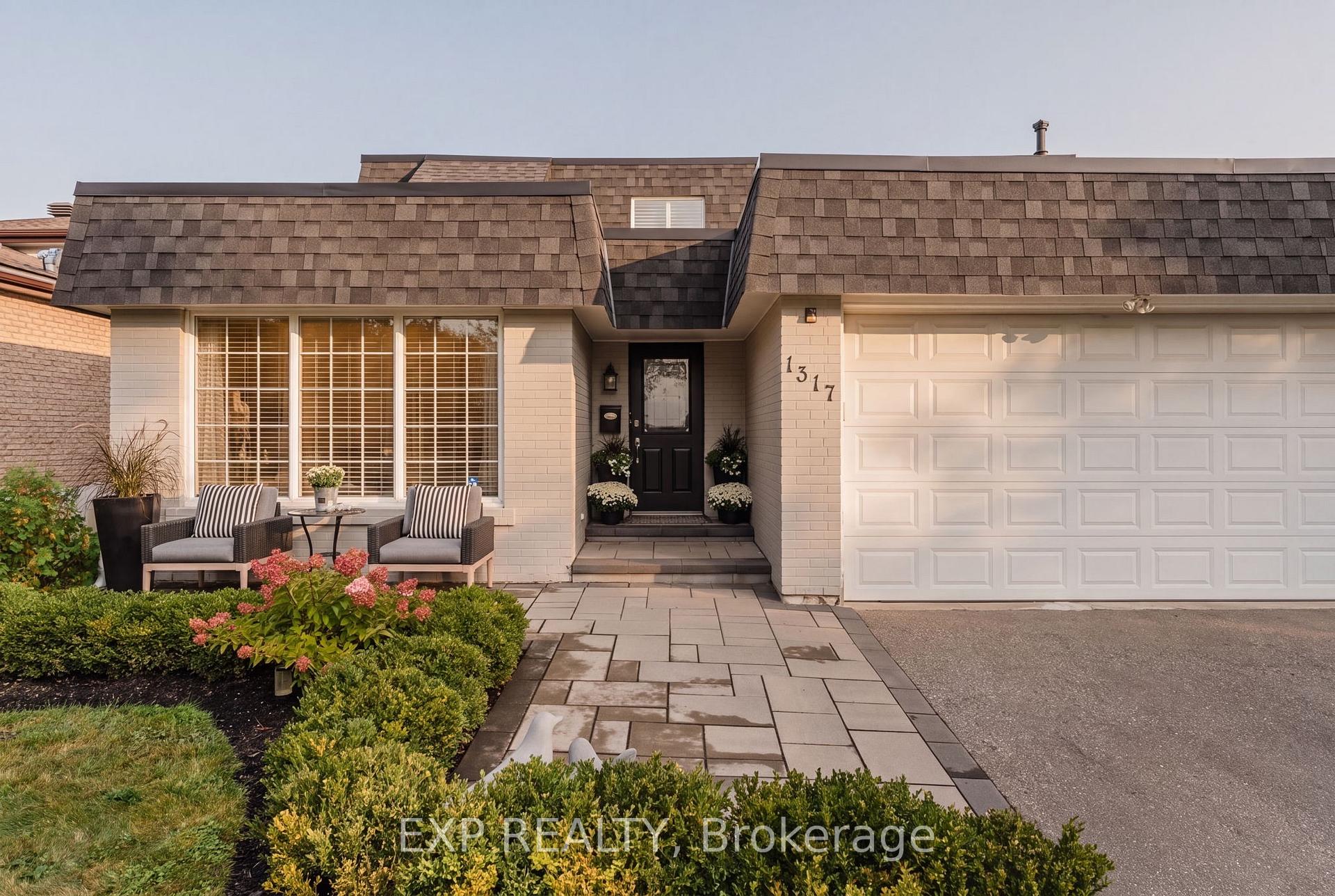 Photo 5 of 1317 Tredmore Drive, Mississauga, Clarkson — HOMEH