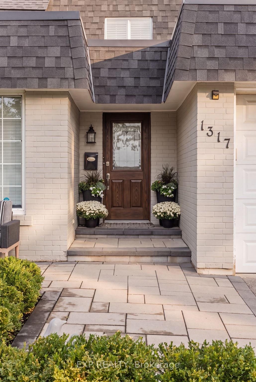 Photo 7 of 1317 Tredmore Drive, Mississauga, Clarkson — HOMEH