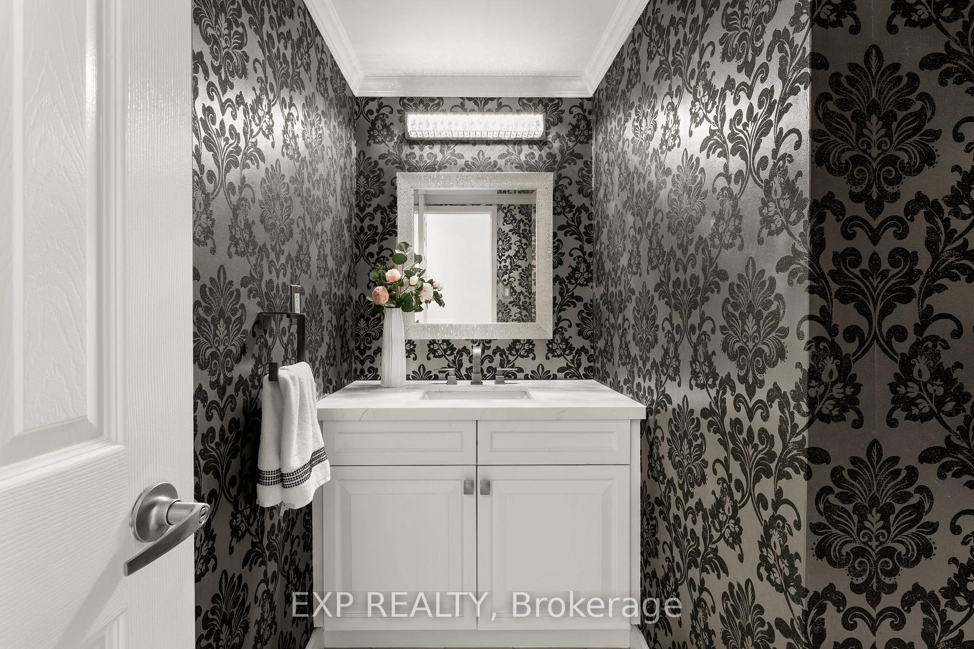 Photo 12 of 1317 Tredmore Drive, Mississauga, Clarkson — HOMEH