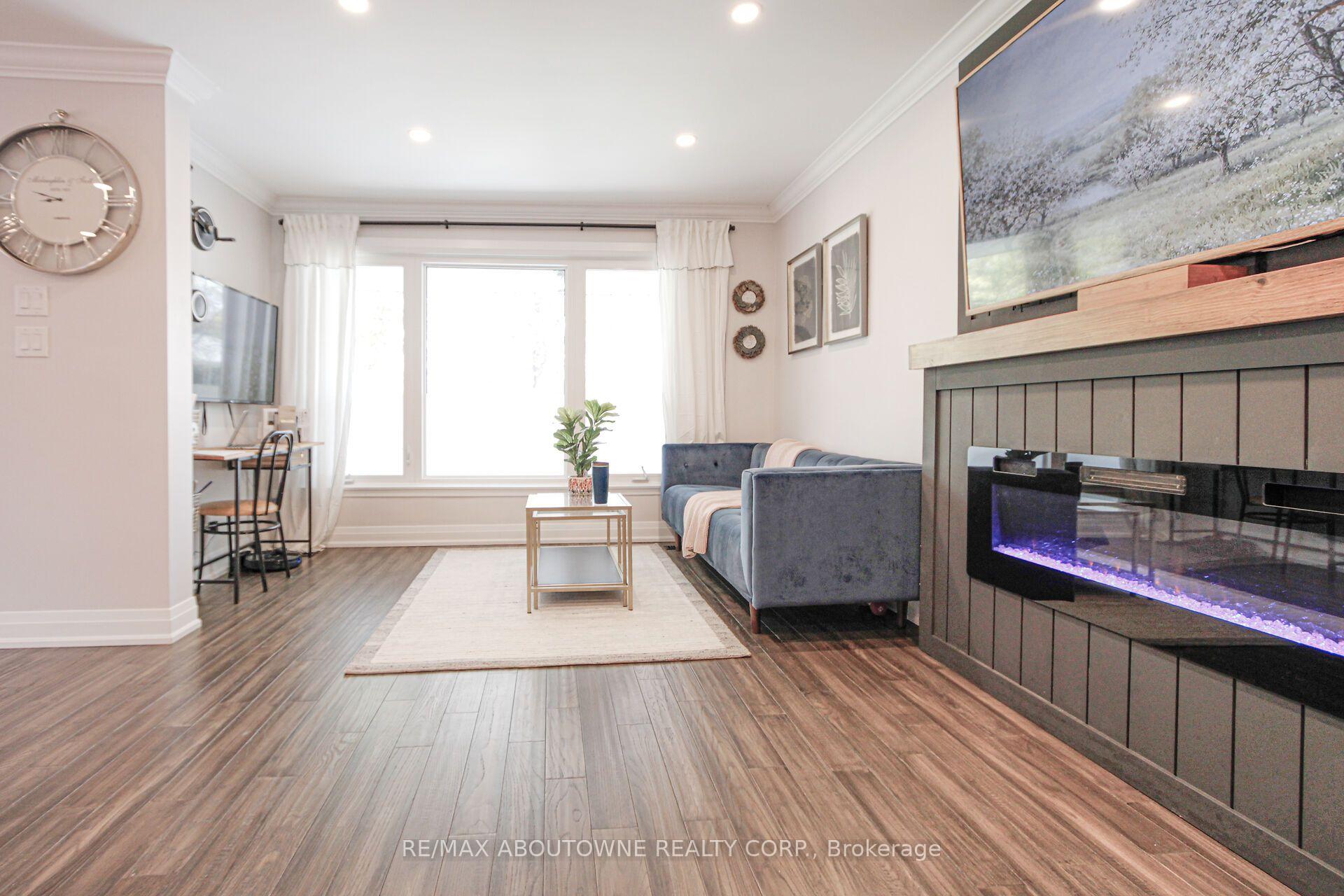 Photo 10 of 3302 Cardross Road, Mississauga, Applewood — HOMEH