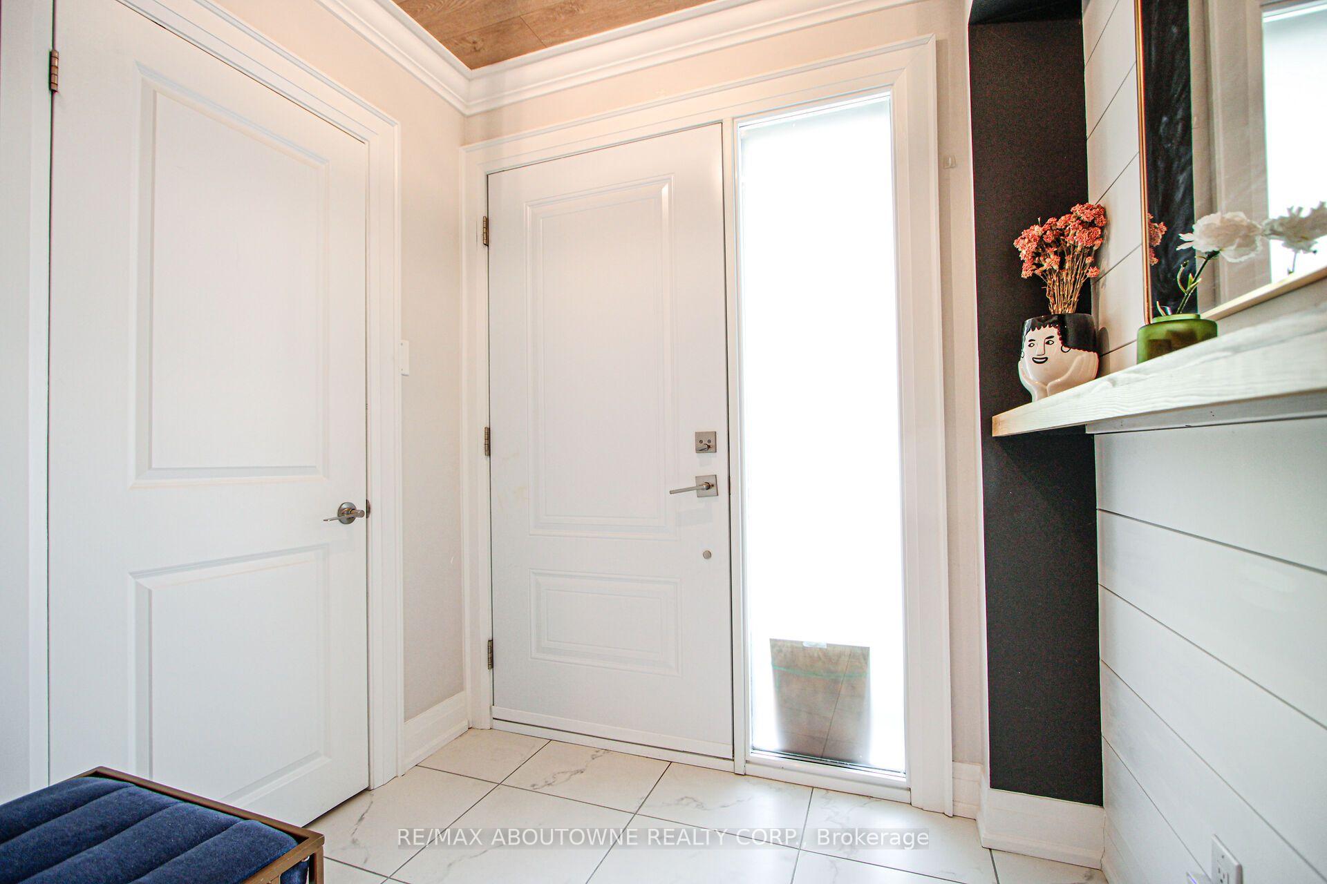 Photo 15 of 3302 Cardross Road, Mississauga, Applewood — HOMEH