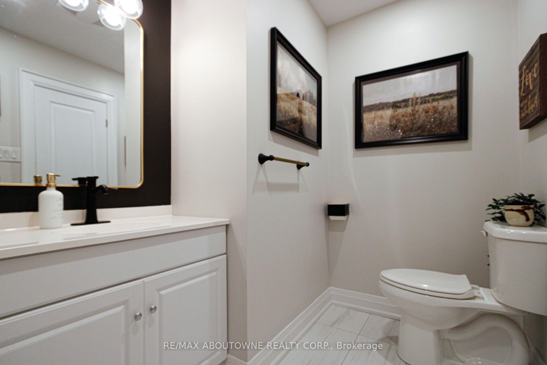 Photo 25 of 3302 Cardross Road, Mississauga, Applewood — HOMEH