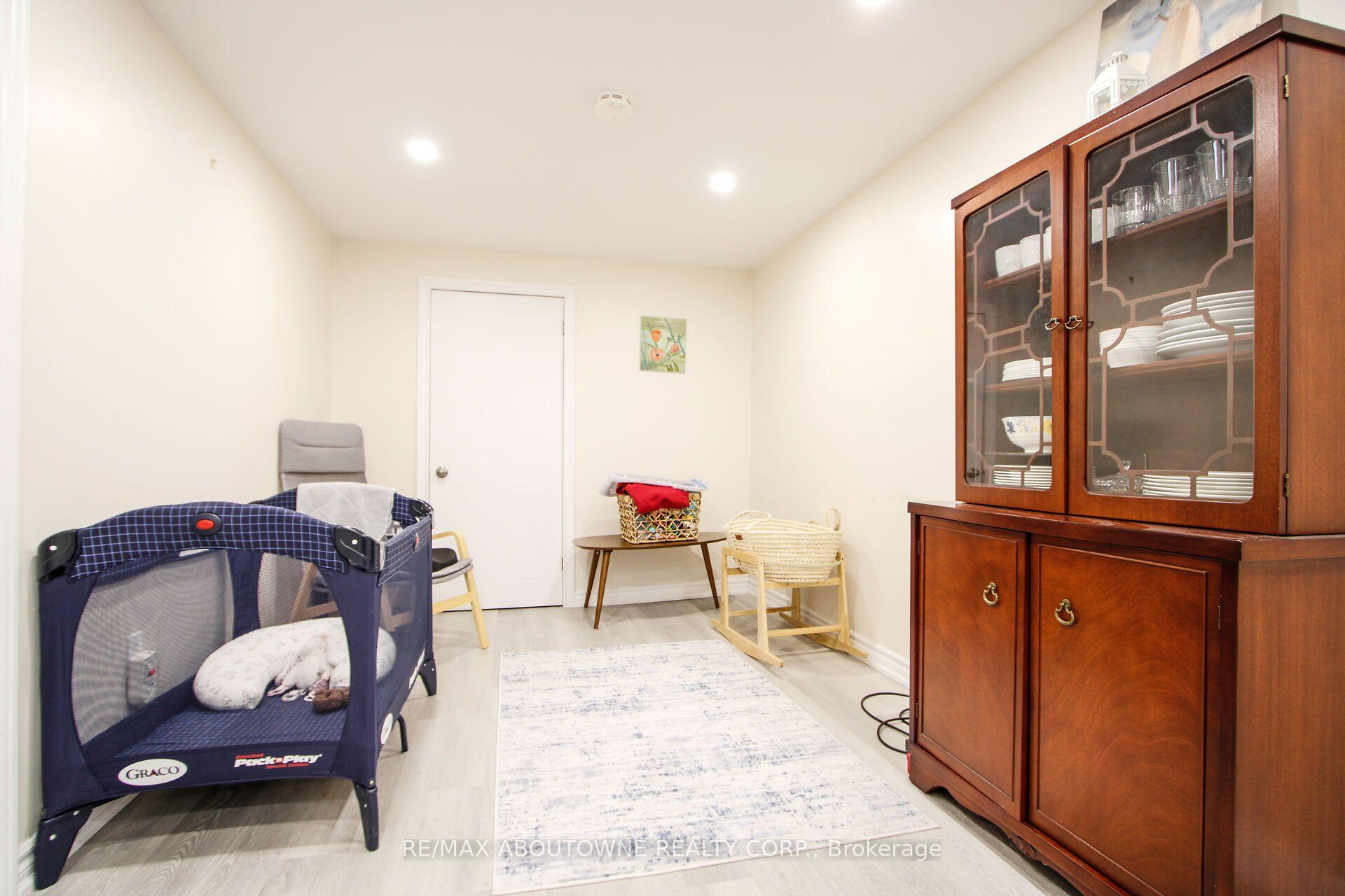 Photo 33 of 3302 Cardross Road, Mississauga, Applewood — HOMEH