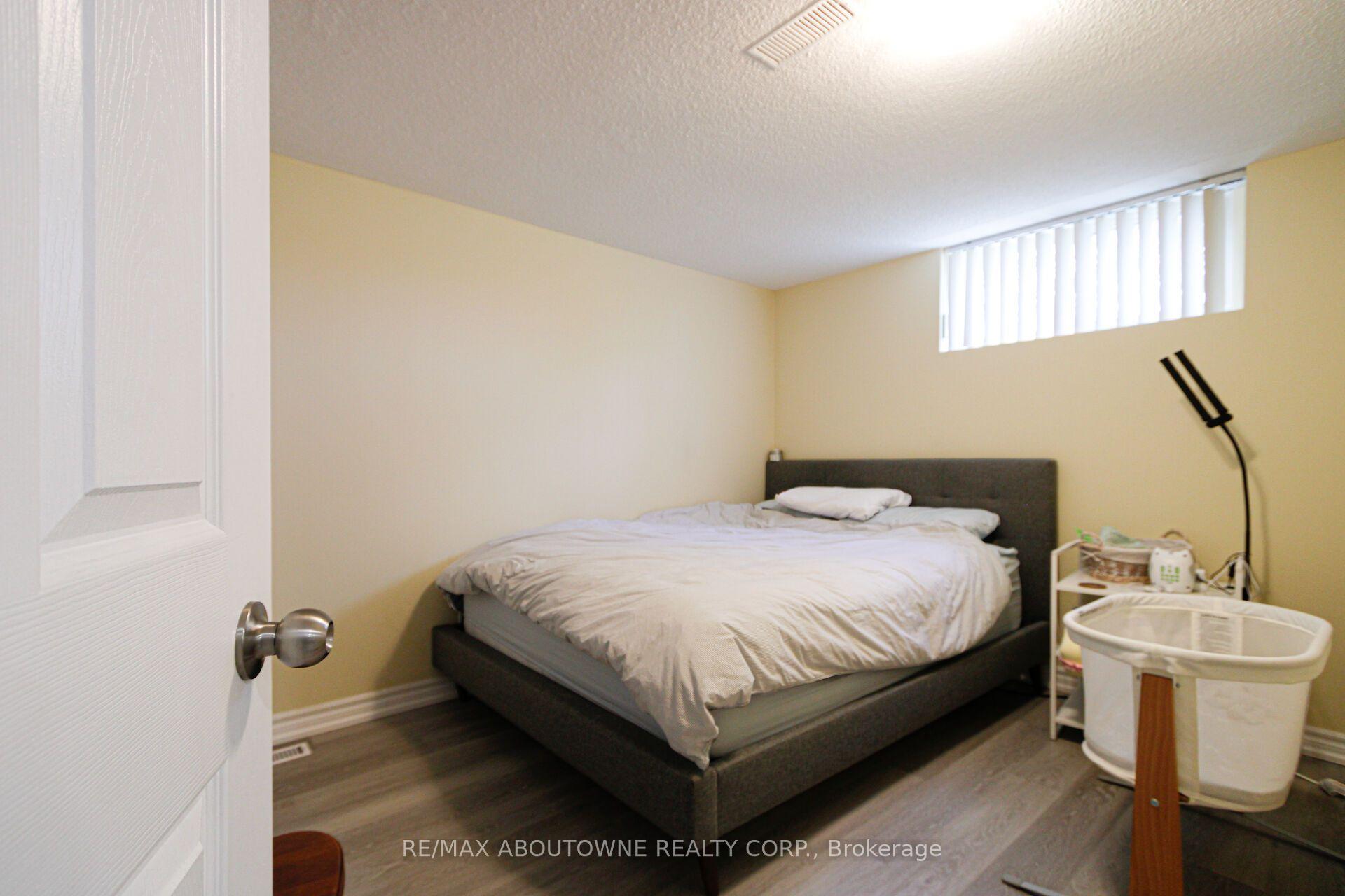 Photo 34 of 3302 Cardross Road, Mississauga, Applewood — HOMEH
