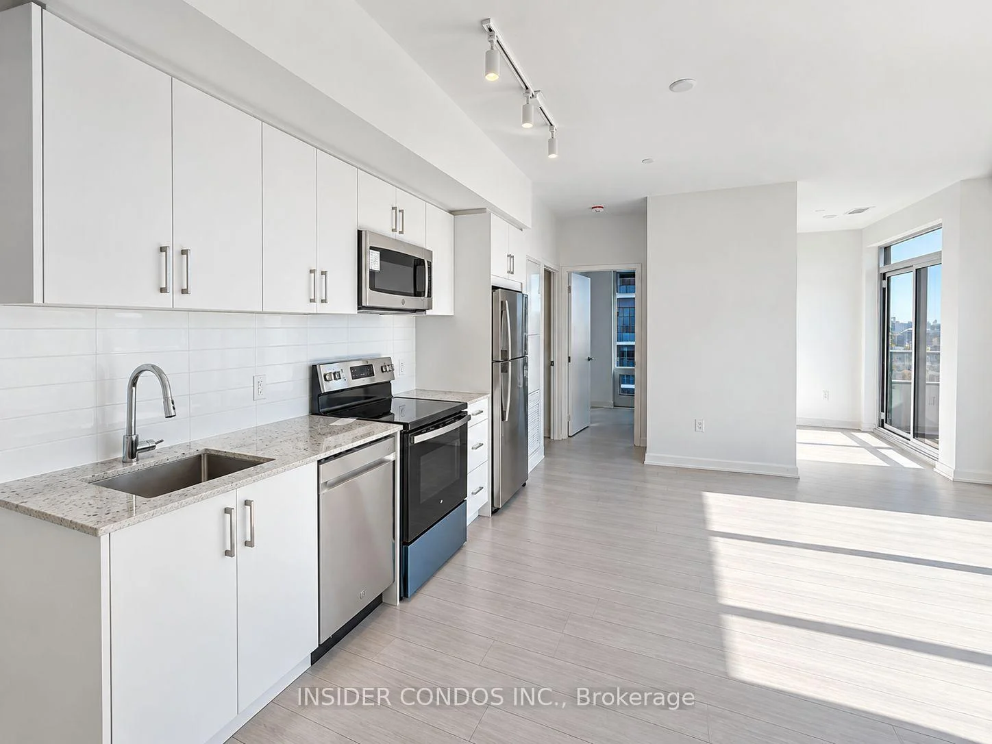 Photo 6 of Unit 1908, 4010 Eglinton Avenue W, Etobicoke, Humber Heights — HOMEH