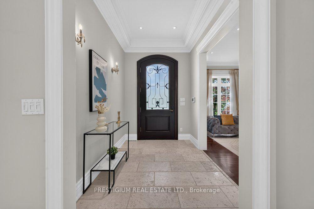 Photo 4 of 110 Munro Boulevard, North York, St. Andrew-Windfields — HOMEH