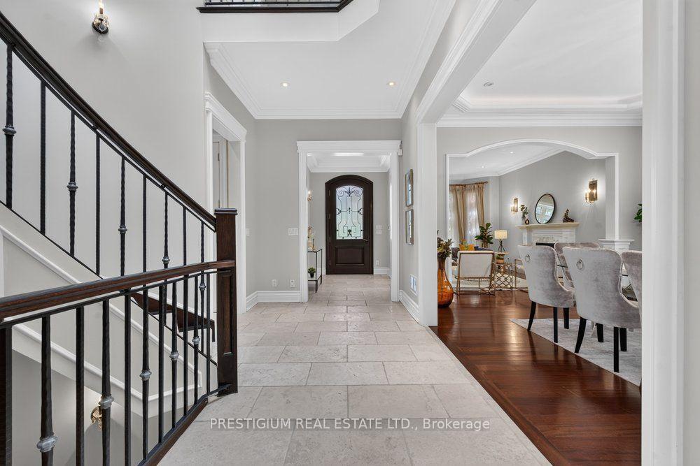 Photo 8 of 110 Munro Boulevard, North York, St. Andrew-Windfields — HOMEH