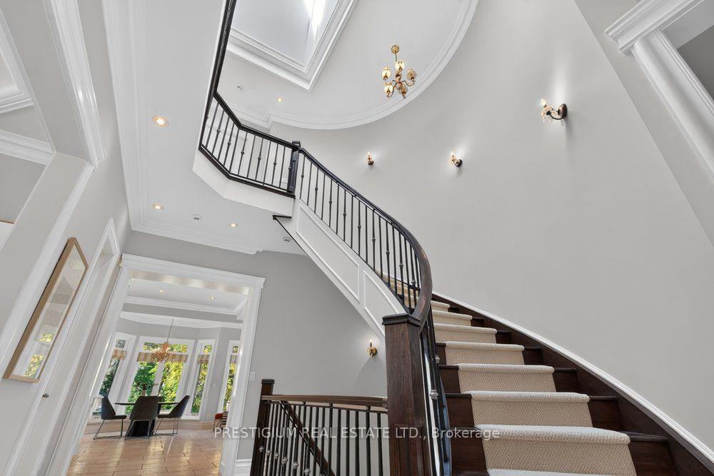 Photo 9 of 110 Munro Boulevard, North York, St. Andrew-Windfields — HOMEH