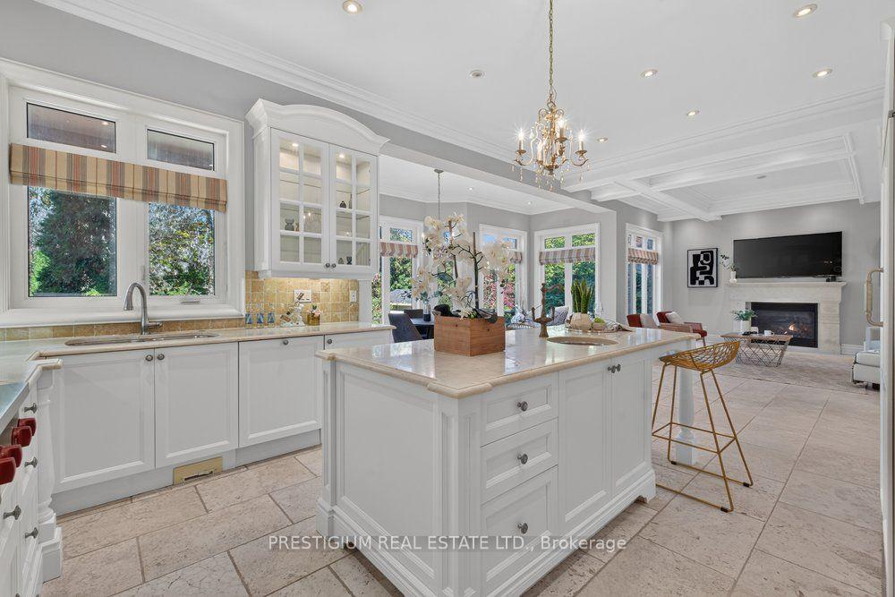 Photo 16 of 110 Munro Boulevard, North York, St. Andrew-Windfields — HOMEH