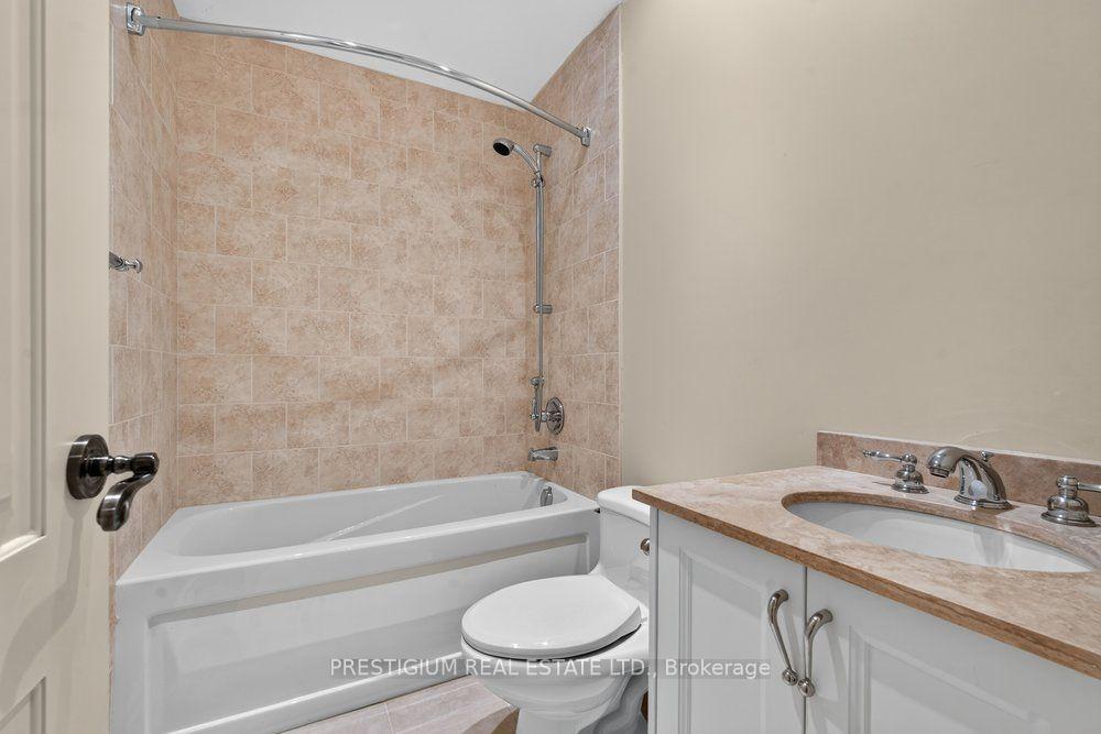 Photo 33 of 110 Munro Boulevard, North York, St. Andrew-Windfields — HOMEH