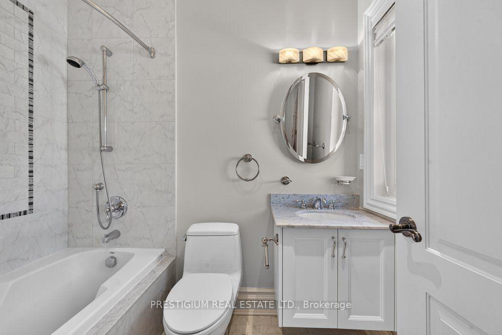 Photo 35 of 110 Munro Boulevard, North York, St. Andrew-Windfields — HOMEH
