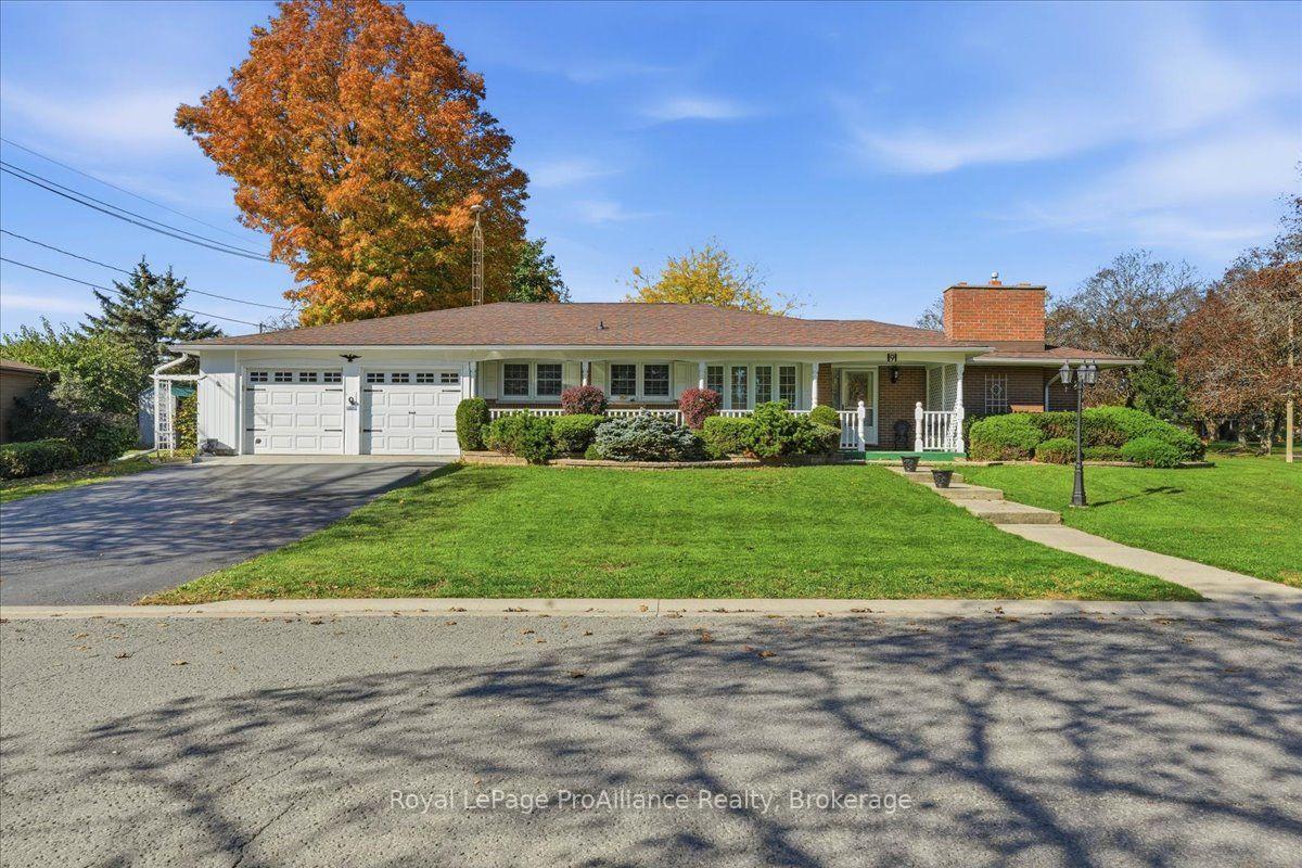 Photo 2 of 9 Parkview Heights, Quinte West, Trenton Ward — HOMEH