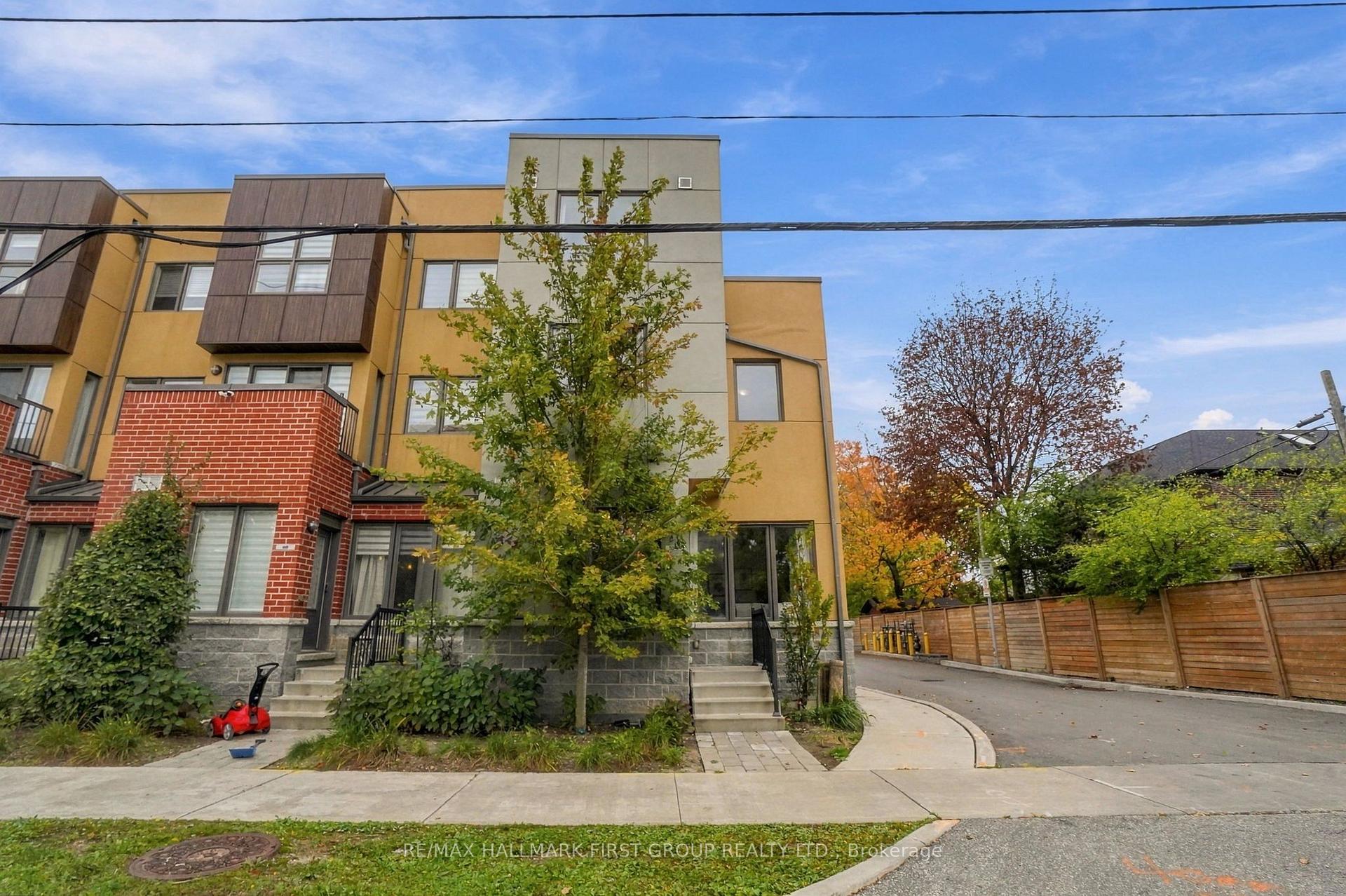 Photo 2 of Unit 33, 9 Clintwood Gate, North York, Parkwoods-Donalda — HOMEH
