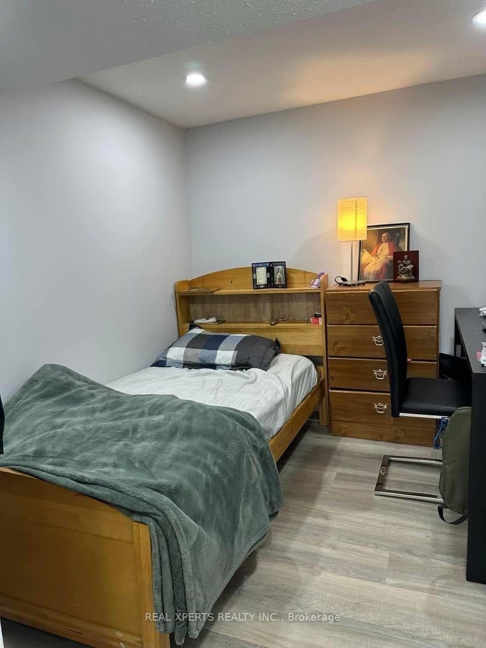 Photo 5 of 3379 fellmore Drive W, Mississauga, Erindale — HOMEH