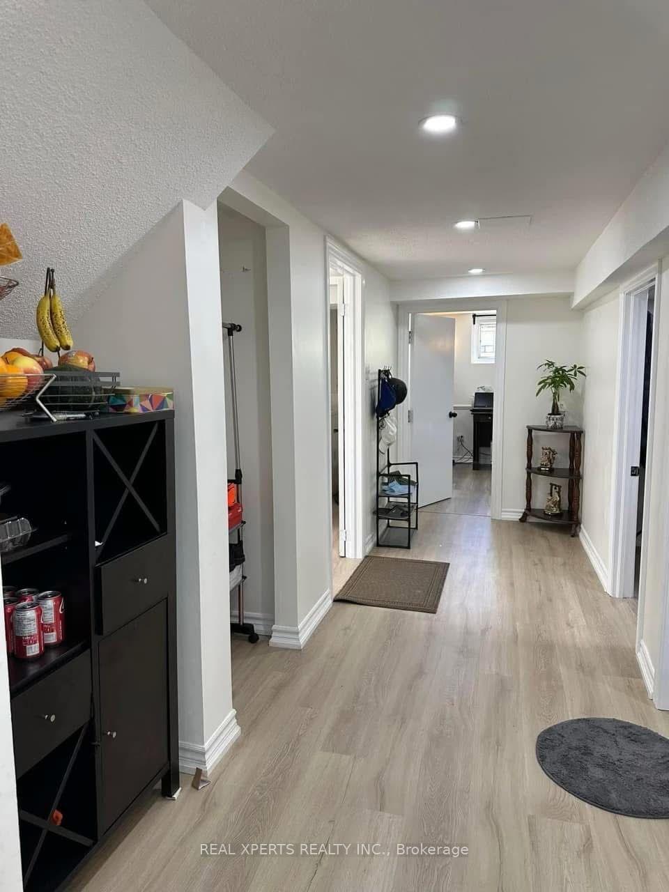 Photo 9 of 3379 fellmore Drive W, Mississauga, Erindale — HOMEH