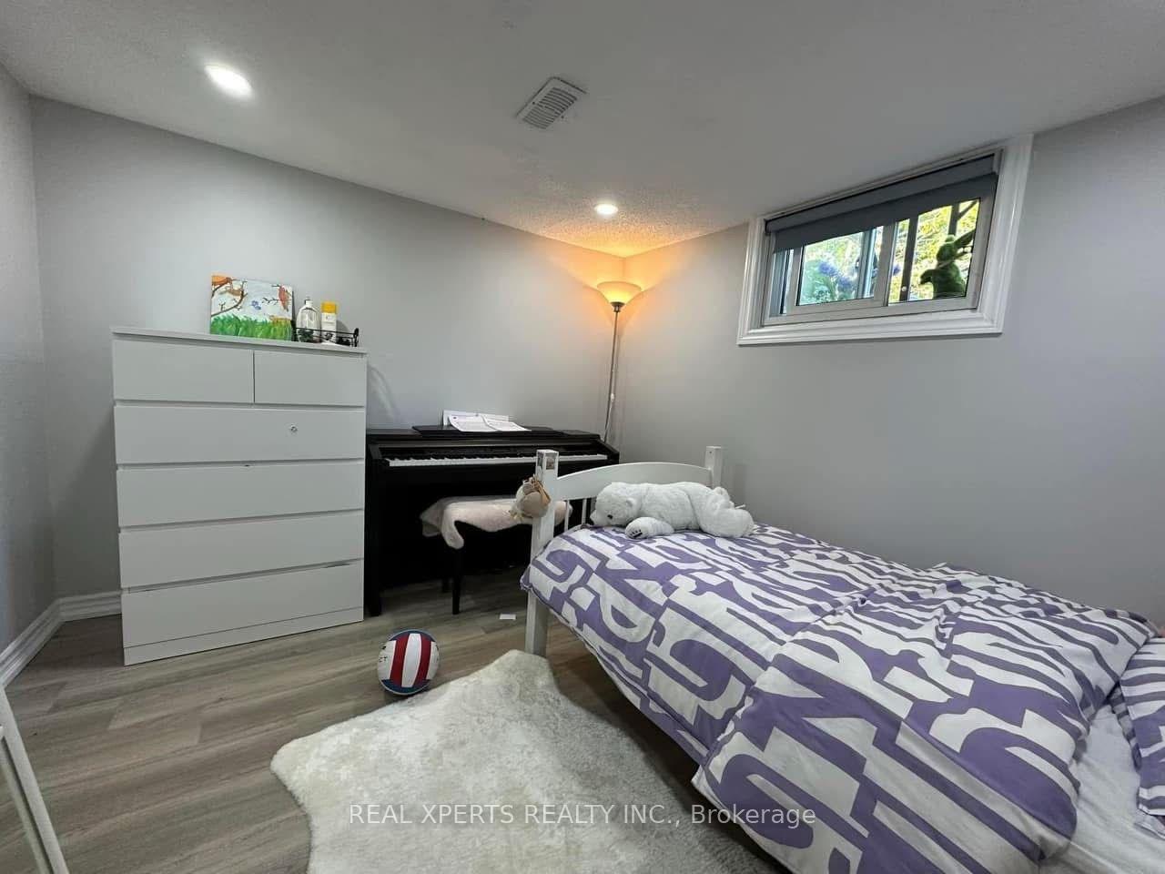 Photo 10 of 3379 fellmore Drive W, Mississauga, Erindale — HOMEH
